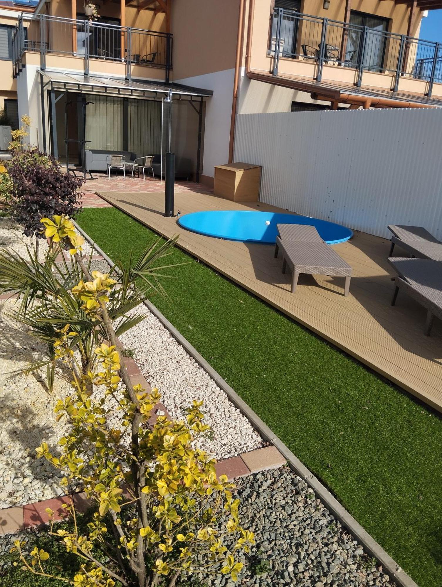 Апартаменты Sarkcsillag Teljes Csaladihaz- Star Complete Family House Сегед Экстерьер фото